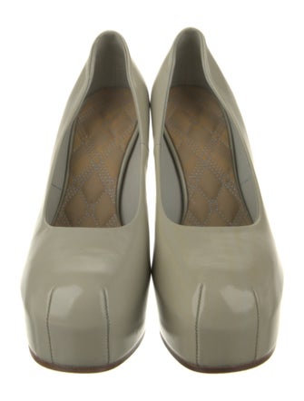 Burberry Prorsum Leather Pumps