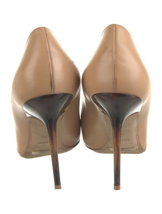 Burberry Leather Pumps