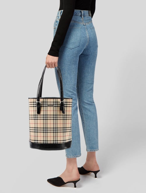 Burberry Canvas Nova