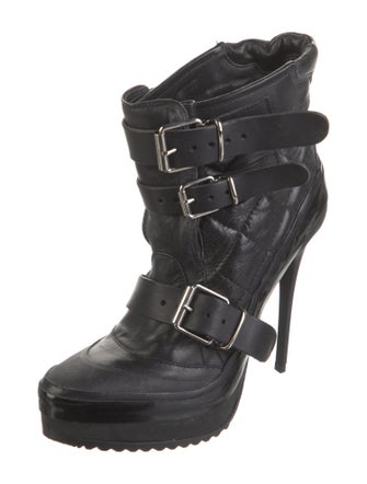Burberry Quilted Pattern Leather Lace-Up Boots