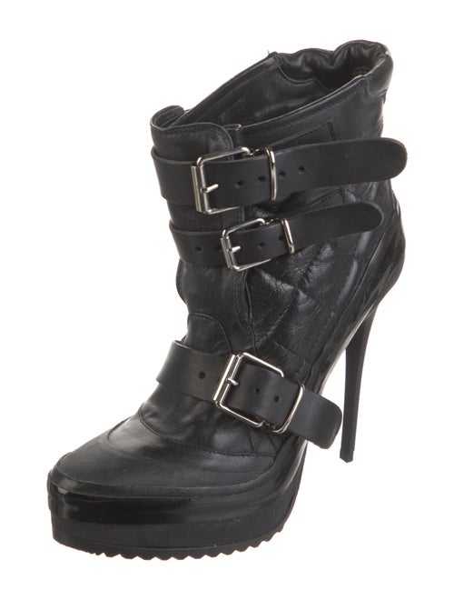 Burberry Quilted Pattern Leather Lace-Up Boots