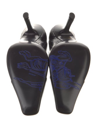 Burberry Exploded Check Pattern Patent Leather Pumps