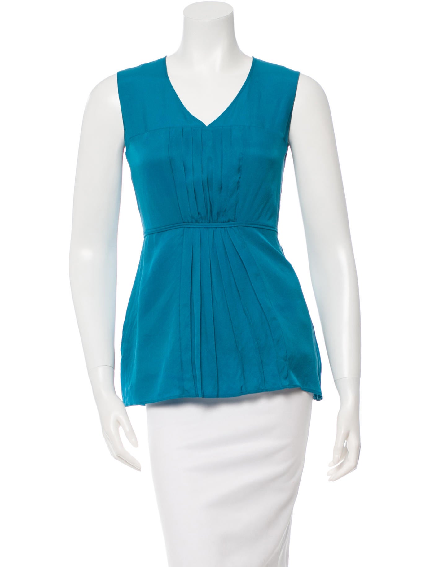 Burberry Sleeveless VNeck Top w/ Tags Clothing BUR49220 The RealReal