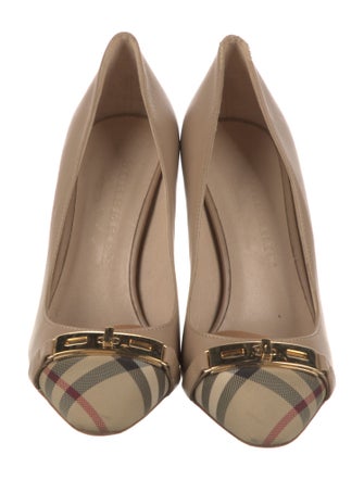 Burberry Leather Pumps