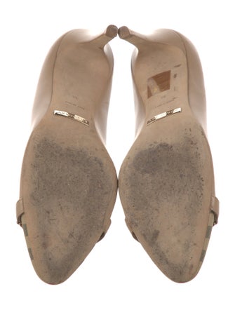 Burberry Leather Pumps