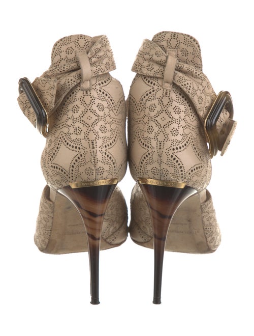 Burberry Leather Printed Pumps