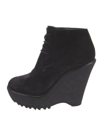 Burberry Suede Leather Trim Embellishment Pumps