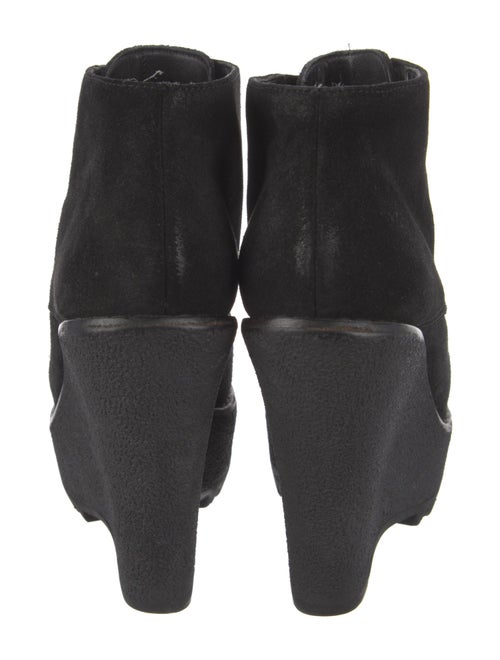 Burberry Suede Leather Trim Embellishment Pumps