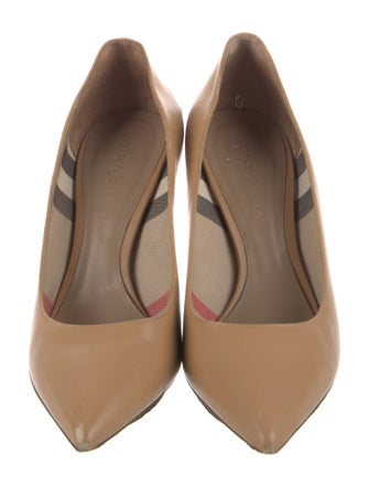 Burberry Leather Pumps