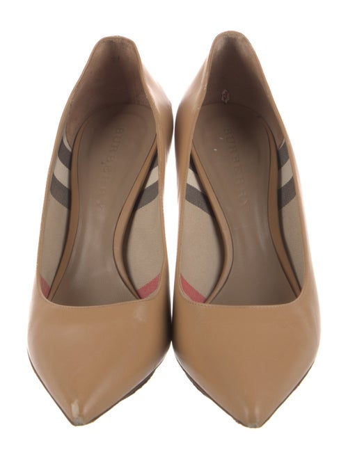 Burberry Leather Pumps