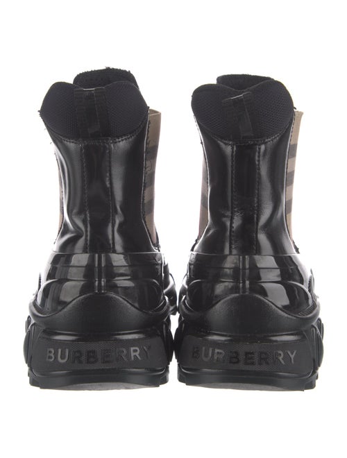 Burberry Nova Check Pattern Chelsea Boots