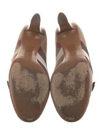Burberry Nova Check Pattern Canvas Pumps