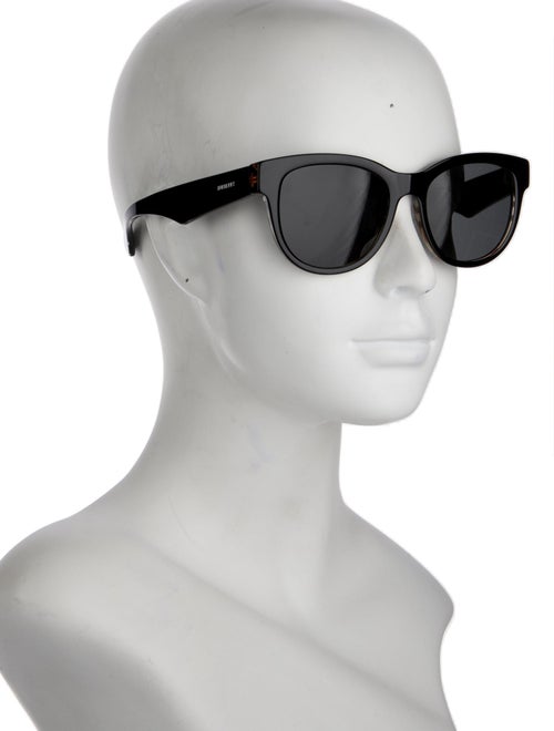 Burberry Nova Check Pattern Wayfarer Sunglasses