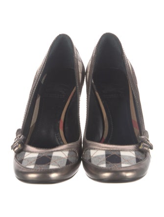 Burberry Nova Check Pattern Leather Pumps