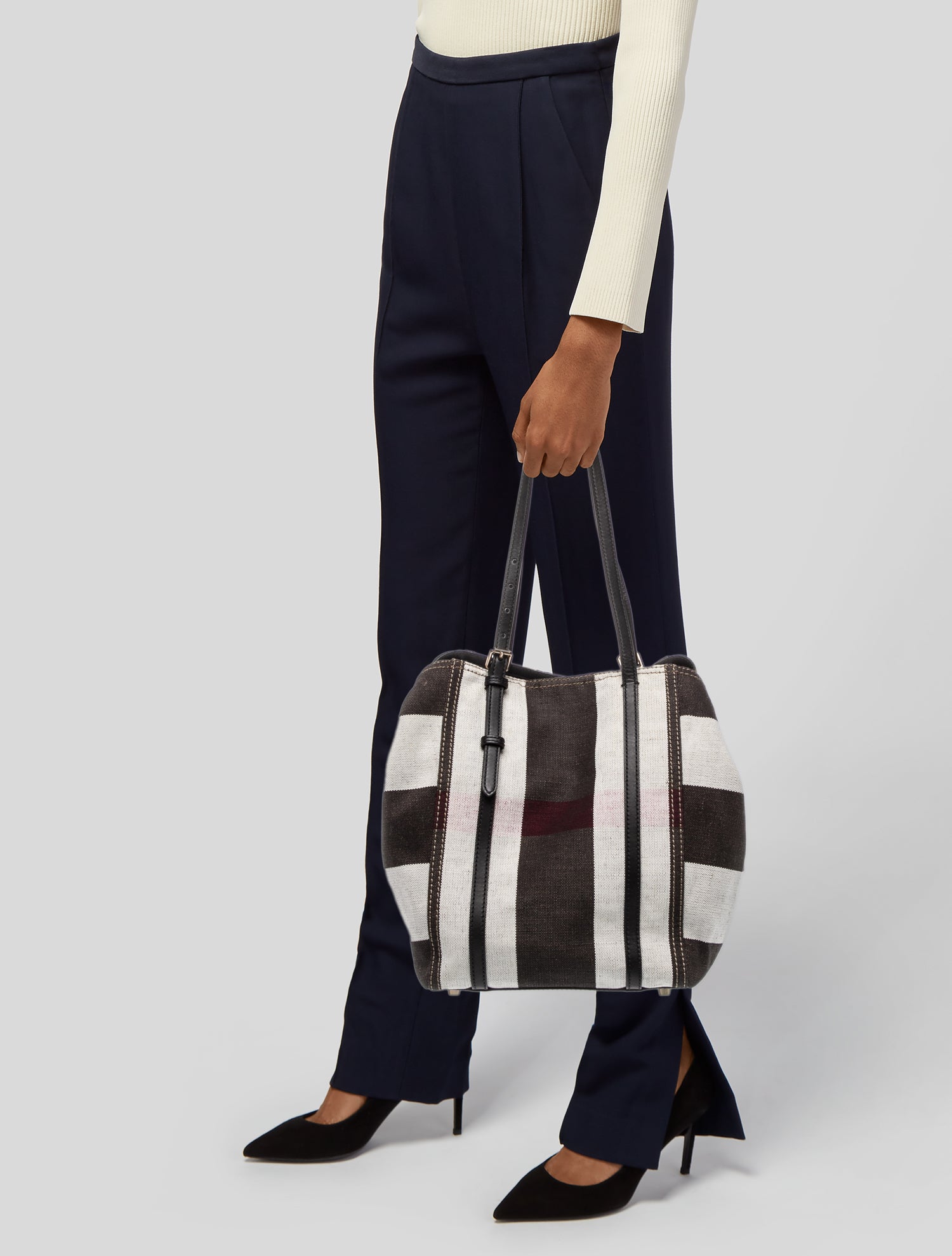 Burberry Classic/Haymarket Check Bucket Bag
