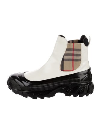 Burberry Nova Check Pattern Leather Chelsea Boots