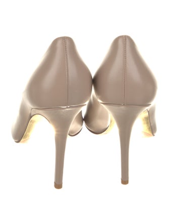 Burberry Leather Pumps