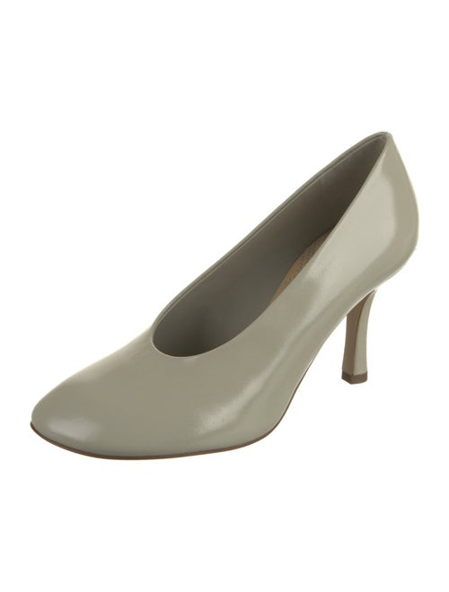 Burberry Leather Pumps