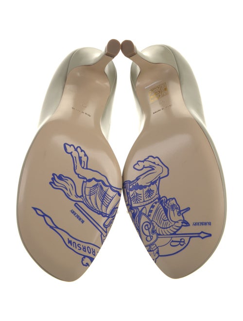 Burberry Leather Pumps