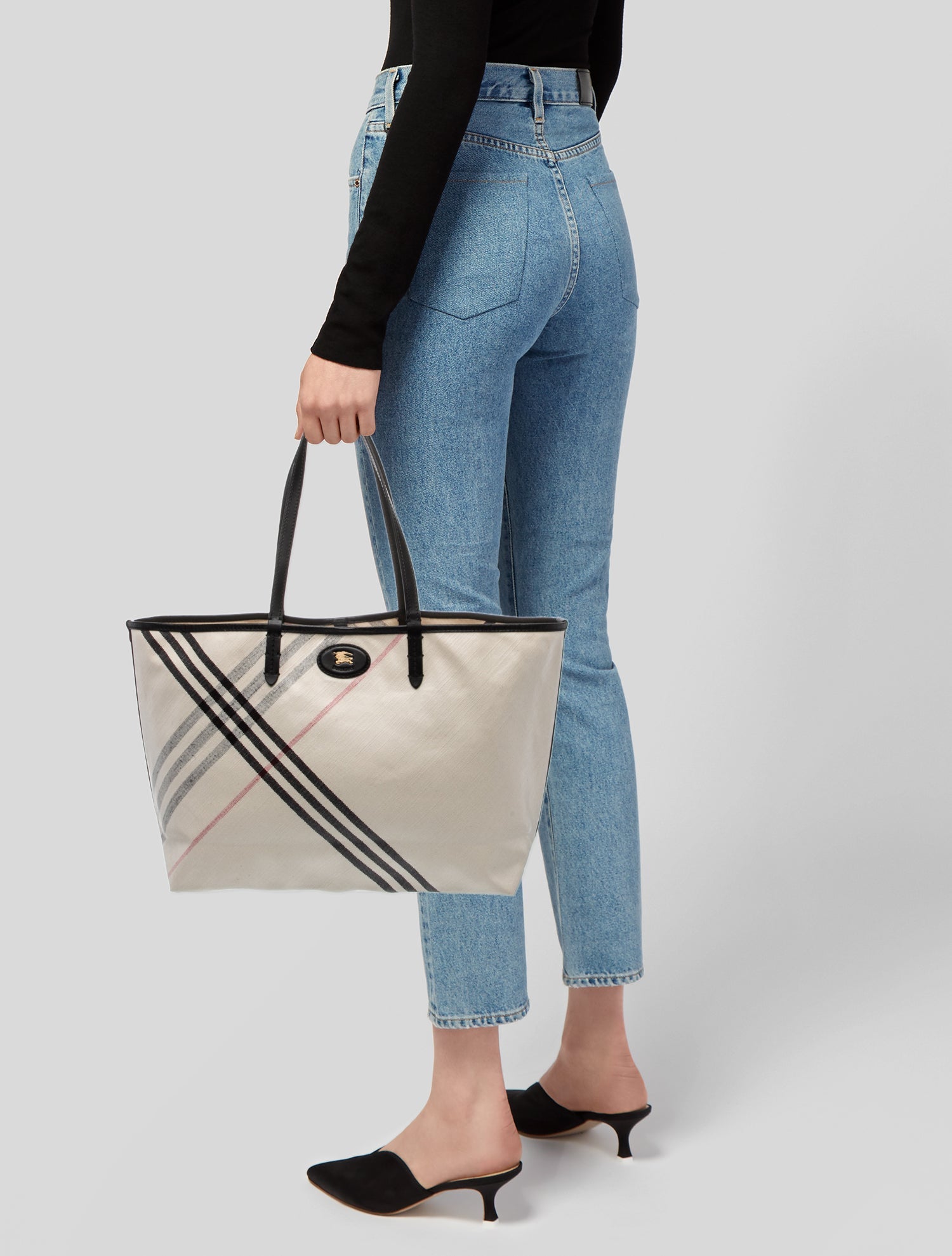 Burberry Mega Check Highland Medium