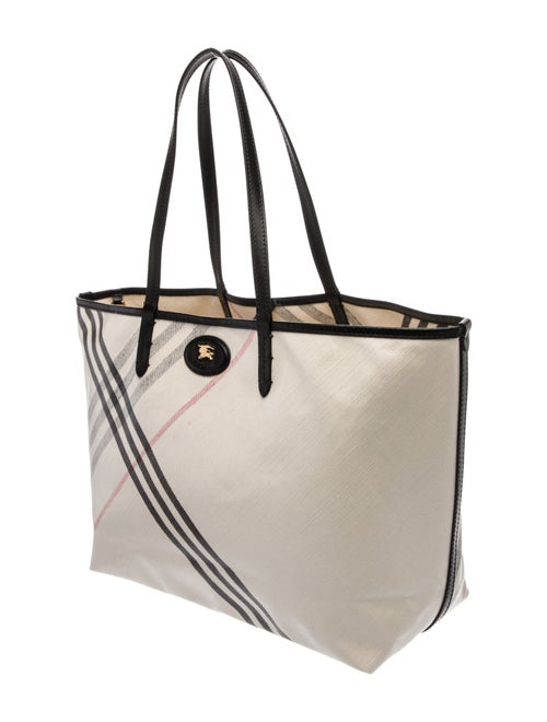 Burberry Mega Check Highland Medium