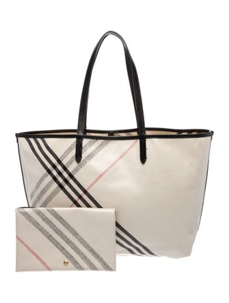 Burberry Mega Check Highland Medium