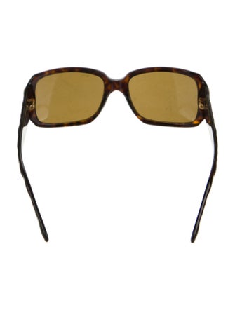 Burberry Square Tinted Sunglasses