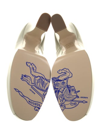 Burberry Leather Pumps