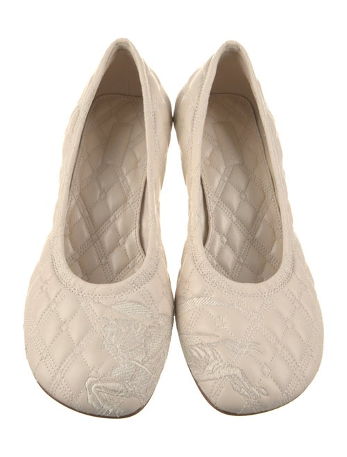 Burberry Leather Pumps