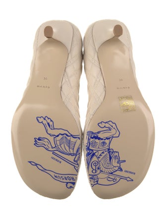 Burberry Leather Pumps