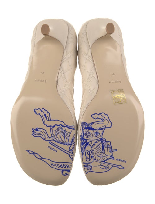 Burberry Leather Pumps