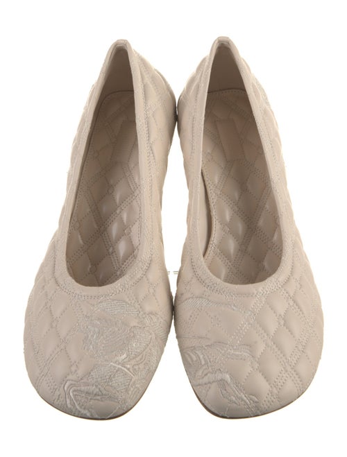 Burberry Leather Pumps