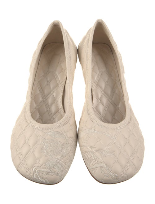 Burberry Leather Pumps