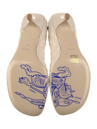 Burberry Leather Pumps