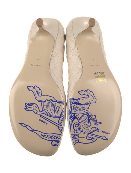 Burberry Leather Pumps