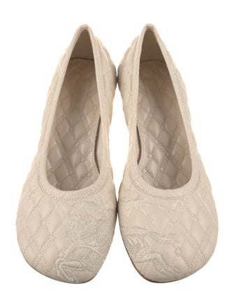 Burberry Leather Pumps