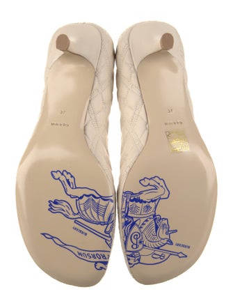Burberry Leather Pumps
