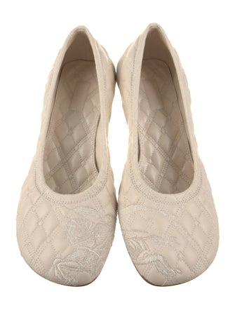 Burberry Leather Pumps