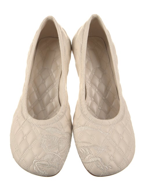 Burberry Leather Pumps