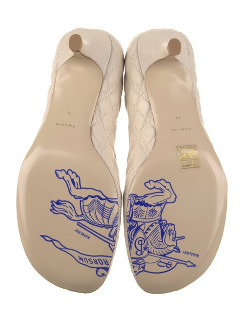 Burberry Leather Pumps