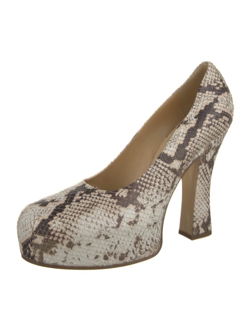 Burberry Leather Printed Pumps