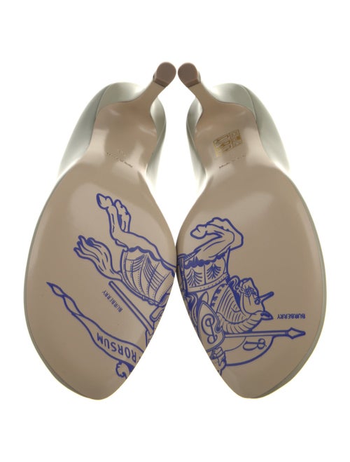 Burberry Leather Pumps