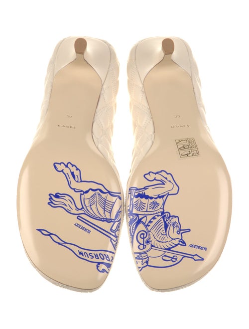 Burberry Leather Pumps