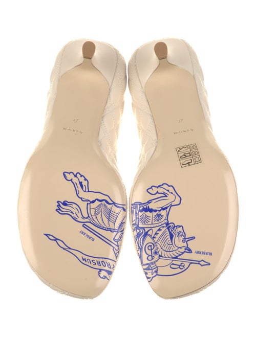 Burberry Leather Pumps