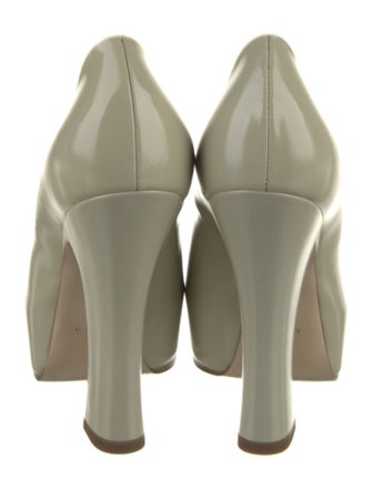 Burberry Leather Pumps
