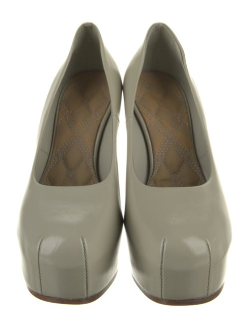 Burberry Leather Pumps