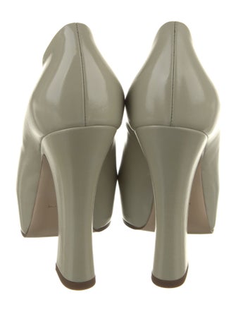 Burberry Leather Pumps