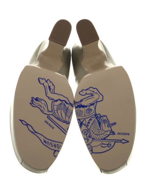 Burberry Leather Pumps