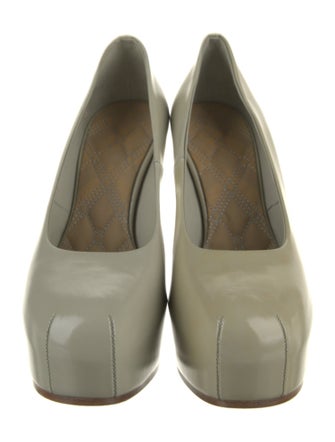 Burberry Leather Pumps