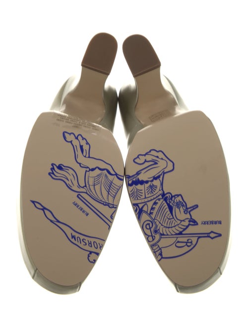 Burberry Leather Pumps